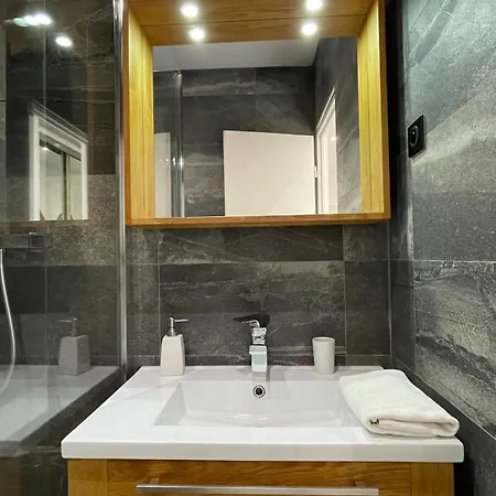 Homency - Menandiere W1 Apartment